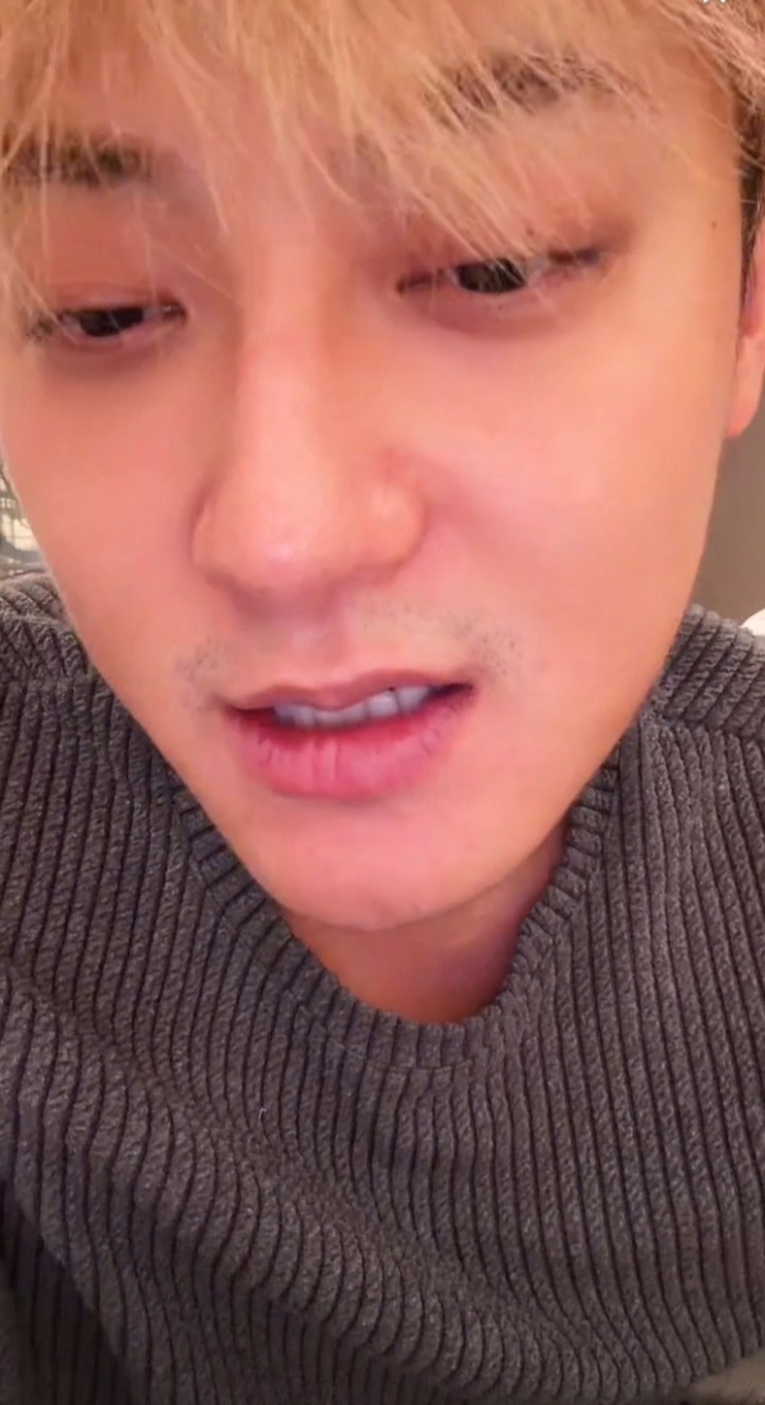 娱乐黄子韬在线回收黑历史黄子韬在线回收黑历史，直播都不忘呼吁大家忘记他的光屁股事