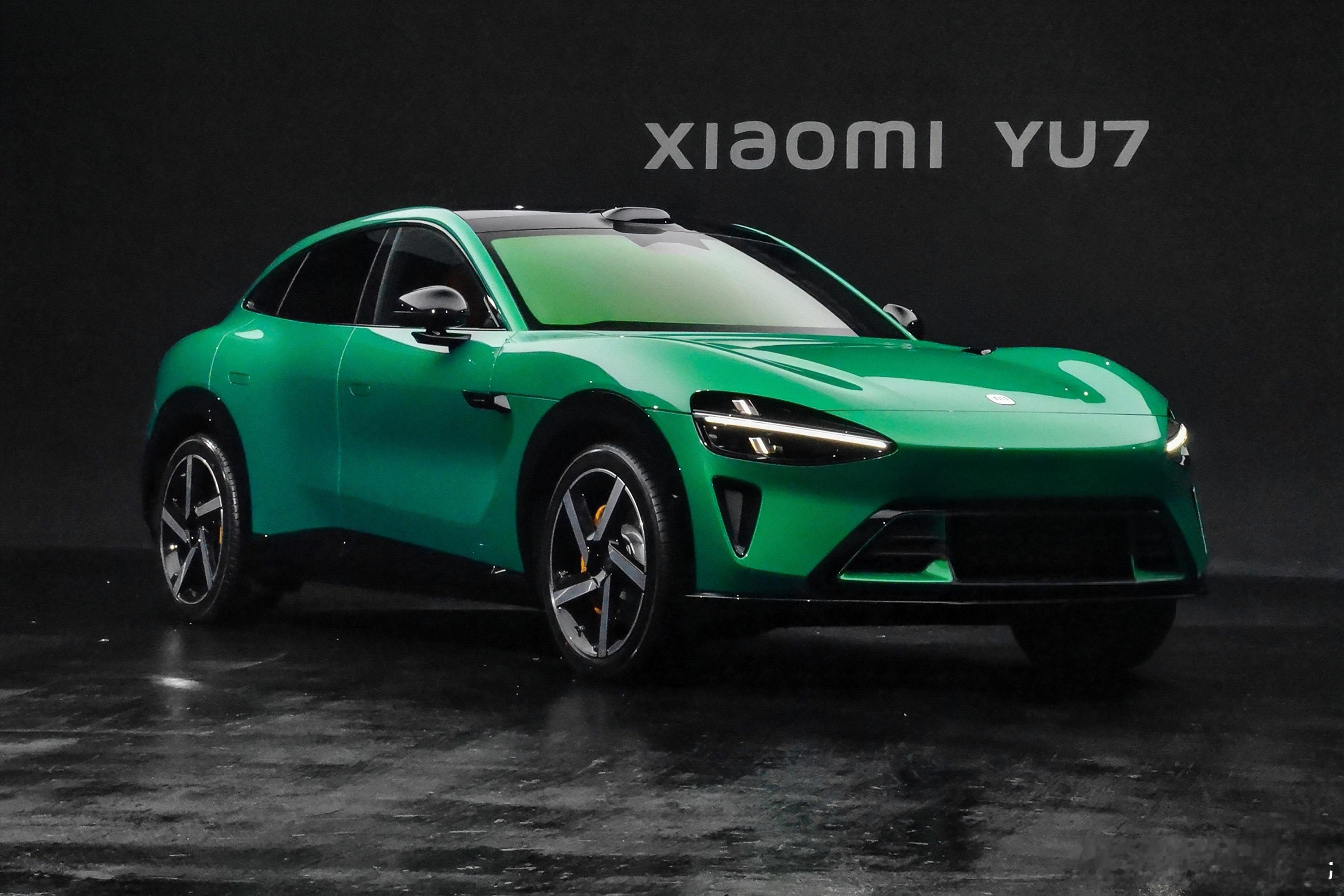 小米YU7是先进SUV 在生态连接这方面，YU7把澎湃OS和米家智能家居深度整合