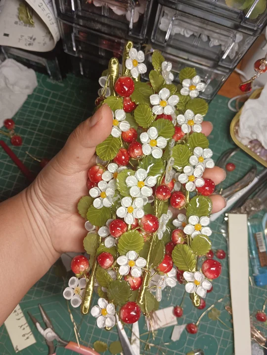 草莓手环，还差最后两个