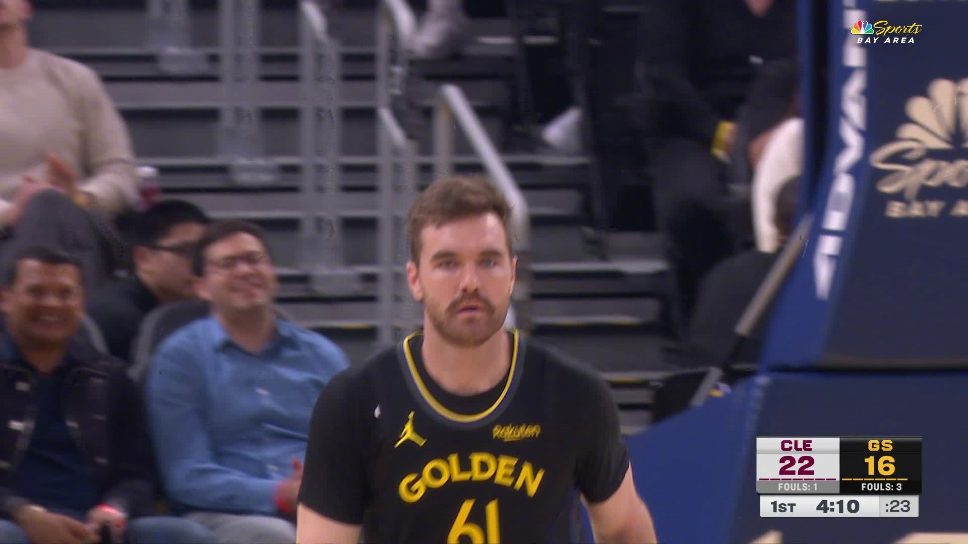 斯宾塞三分入账👌勇士18:22骑士。骑士vs勇士