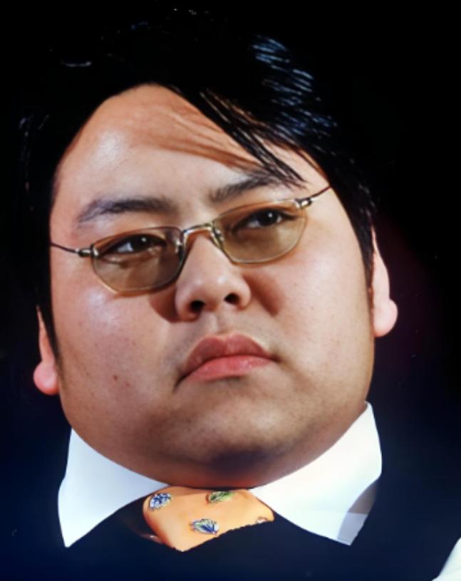 2009年，李兆会在“天上人间”花费880万，将全场宾客的单都买了。最后他因为高