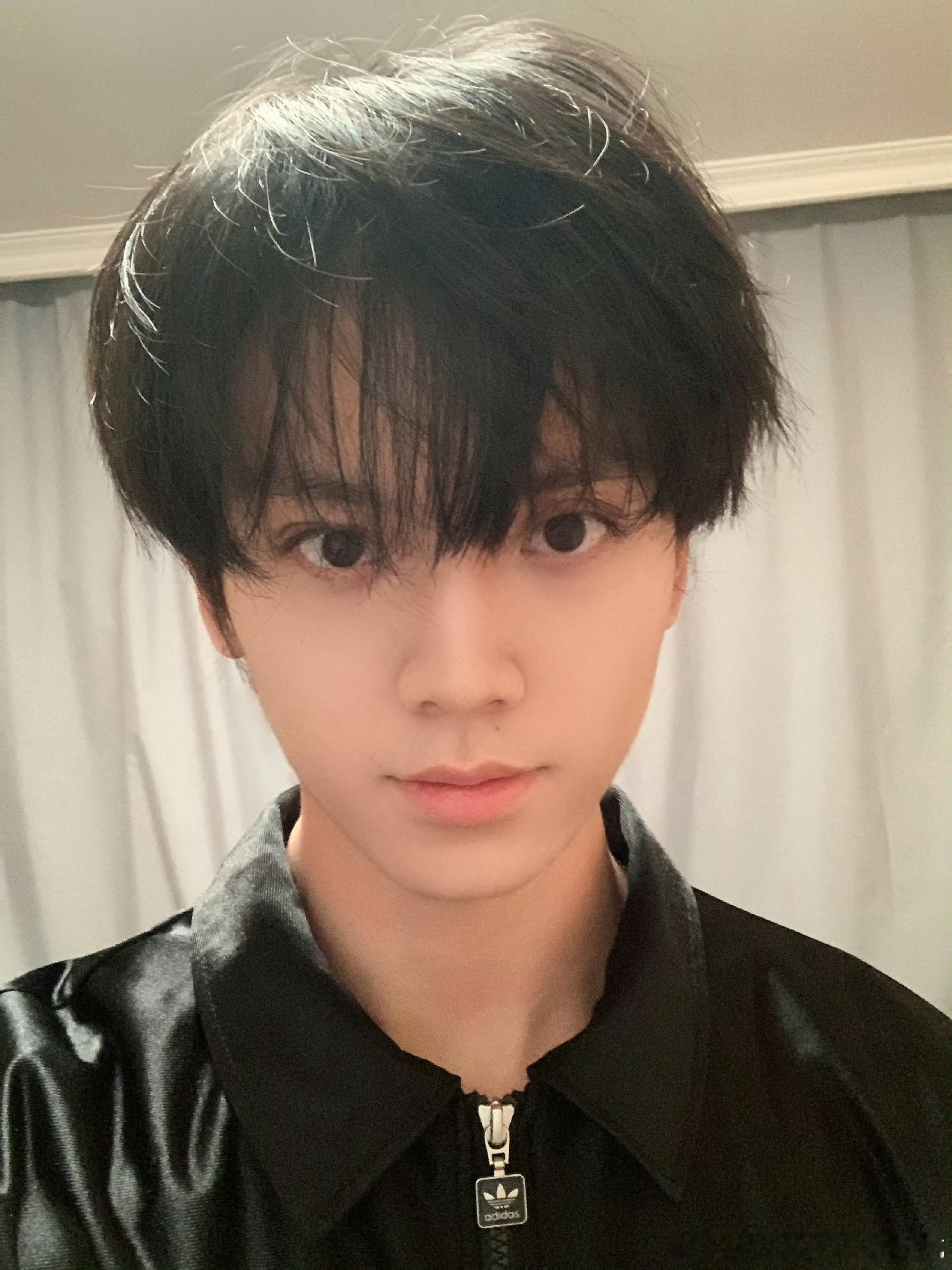 笑鼠其实宝宝也没有很多件阿迪比如其实这三张是同一件衣服 