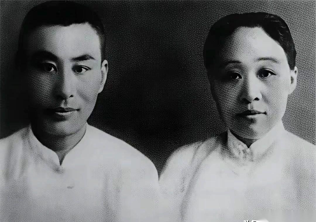 讲真，洞房花烛夜，掀盖头那一刻，就是开人生最大的盲盒。
开好了，一辈子。开歪了，