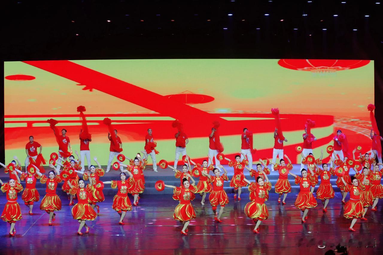  【用眼听用手说，2024全国聋人春晚，在西安上演】红红的春节来了！欢乐的聋人春