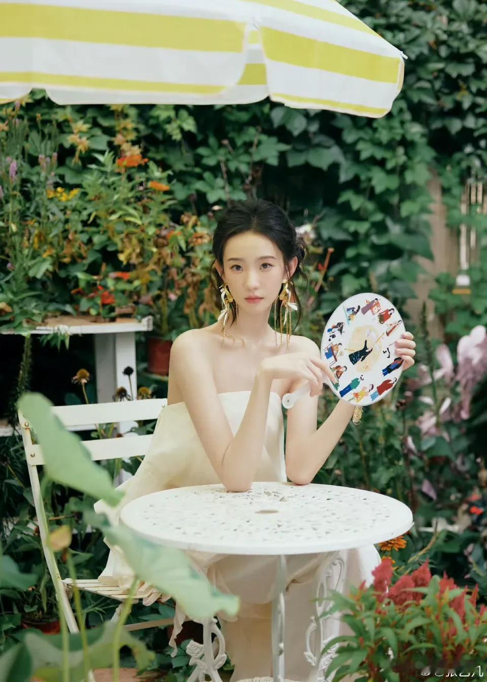 张艺凡