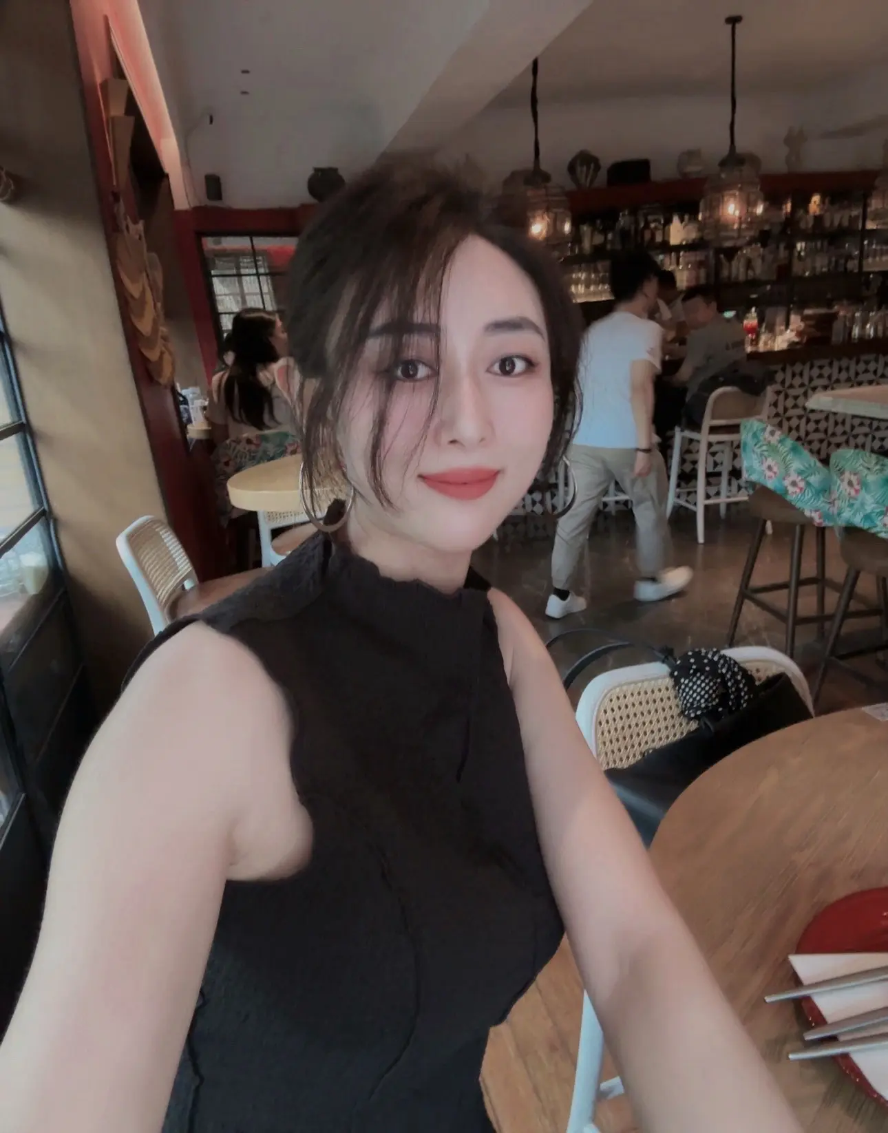你问成熟是什么，过去的万箭穿心，现在的云淡风轻