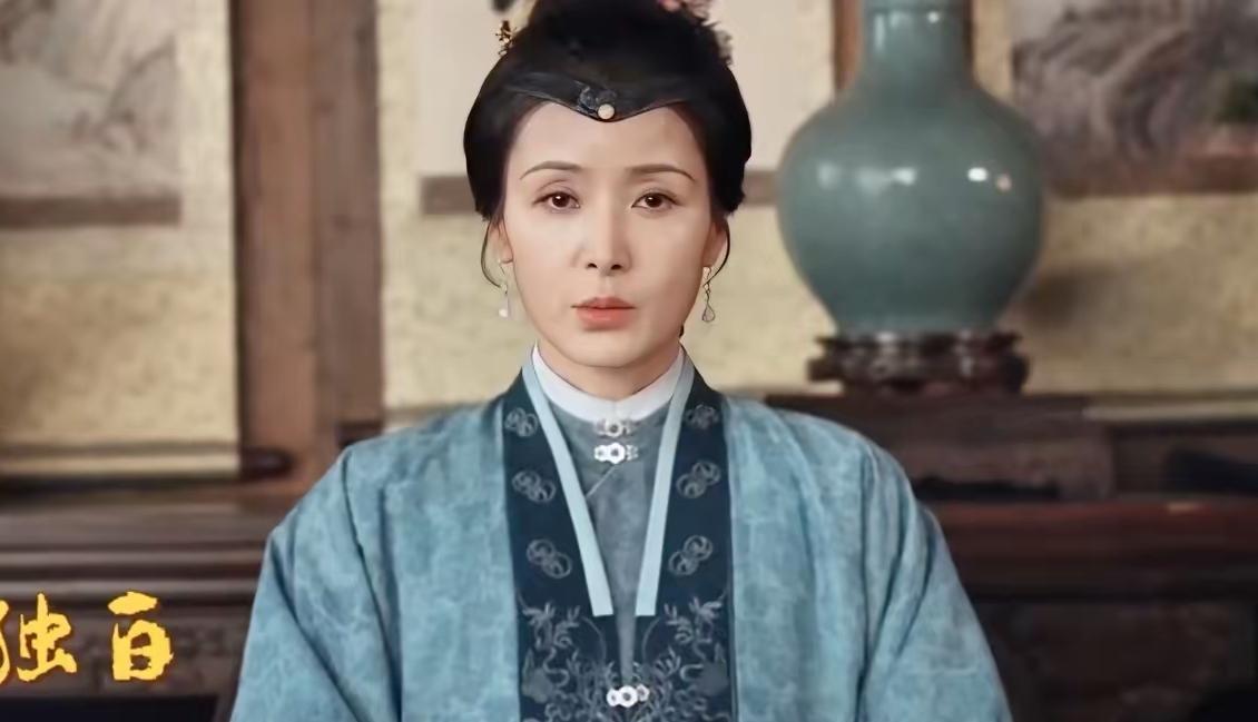 追《家业》的人一定对剧里的田母和李家大伯母不陌生。她们俩个都是家里的主母，温婉端