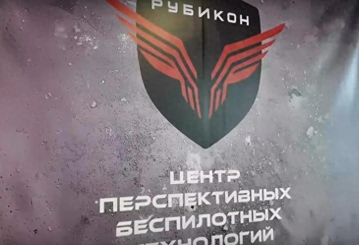 这把可赔大了！乌军20多辆坦克装甲车，被俄军无人机轮番炸。
 
 
 
 
顿涅