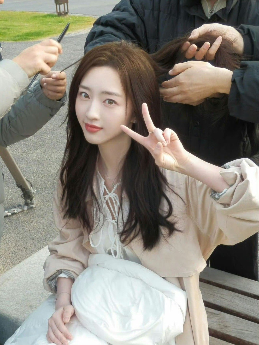 邓恩熙 白开水淡颜 淡颜系的天花板大概就是邓恩熙这样，五官不抢戏，但组合在一起就