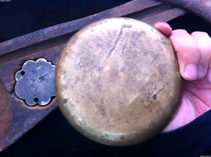 古代的秤为什么是16两为1斤？当我们拎起一把老式秤杆，看着上面密密麻麻的星子时，