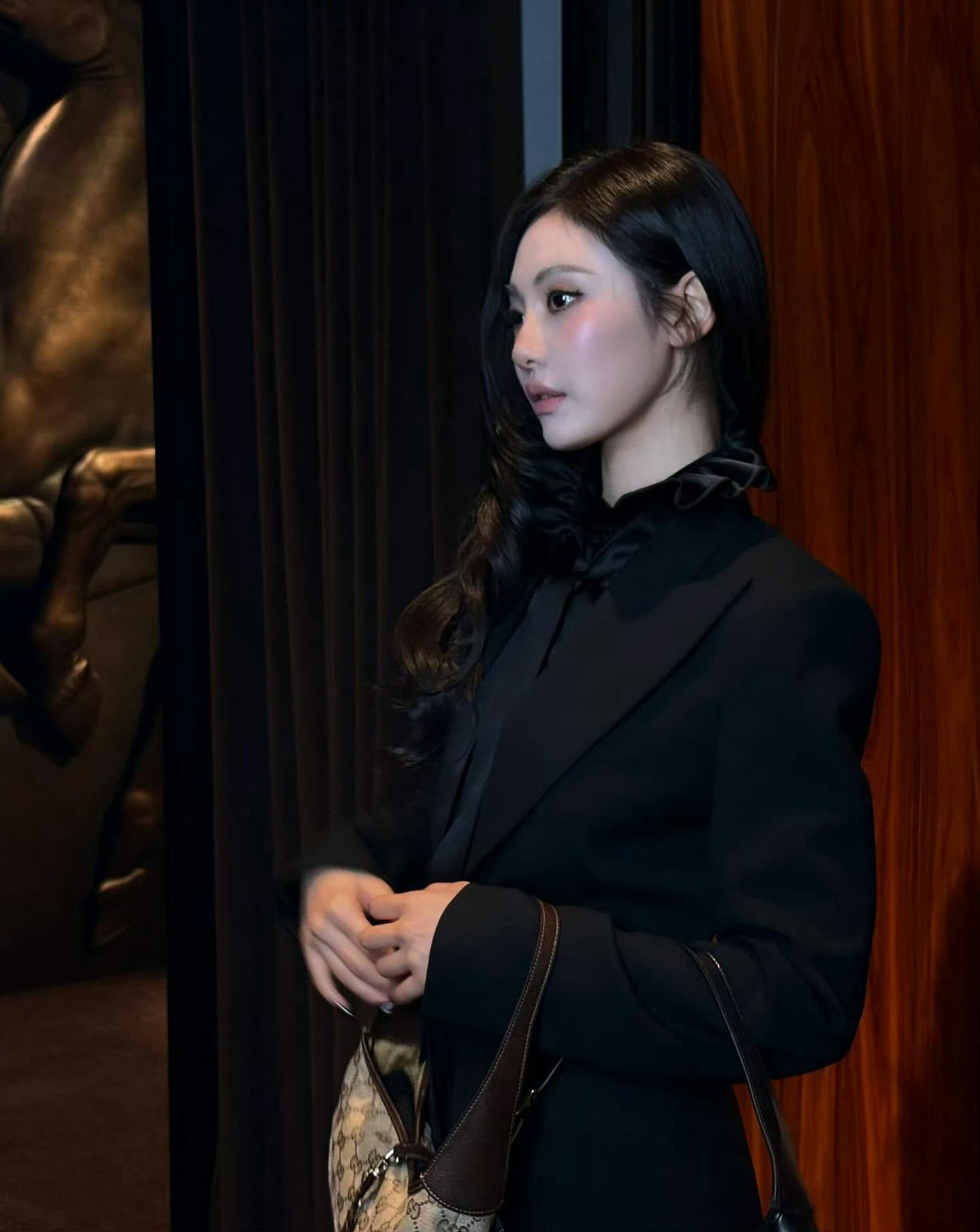 宁艺卓  回忆一下Gucci探店的宁宁 天资体现的淋漓尽致啊… 
