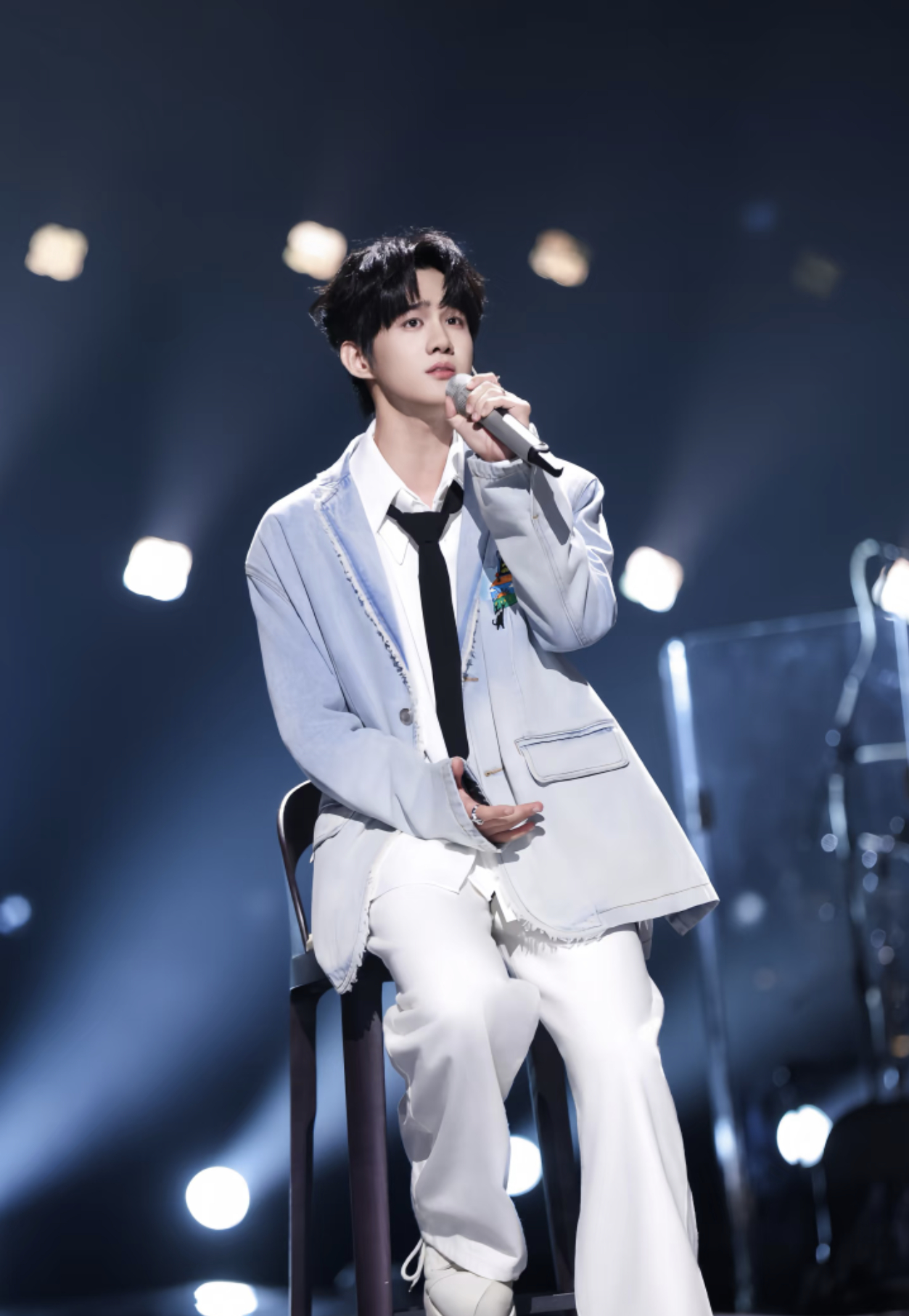 徐子未又上音综了音综爱好者的快乐瞬间来袭！徐子未再度登陆音乐舞台，加盟《国粤无双