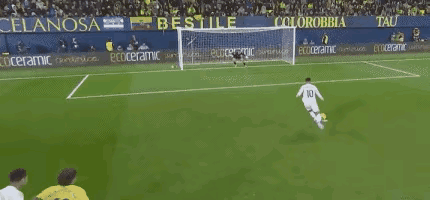 与C罗相比，姆巴佩在皇马不一定能拿到足够多的冠军，但估计能涮到足够多的进球[害羞