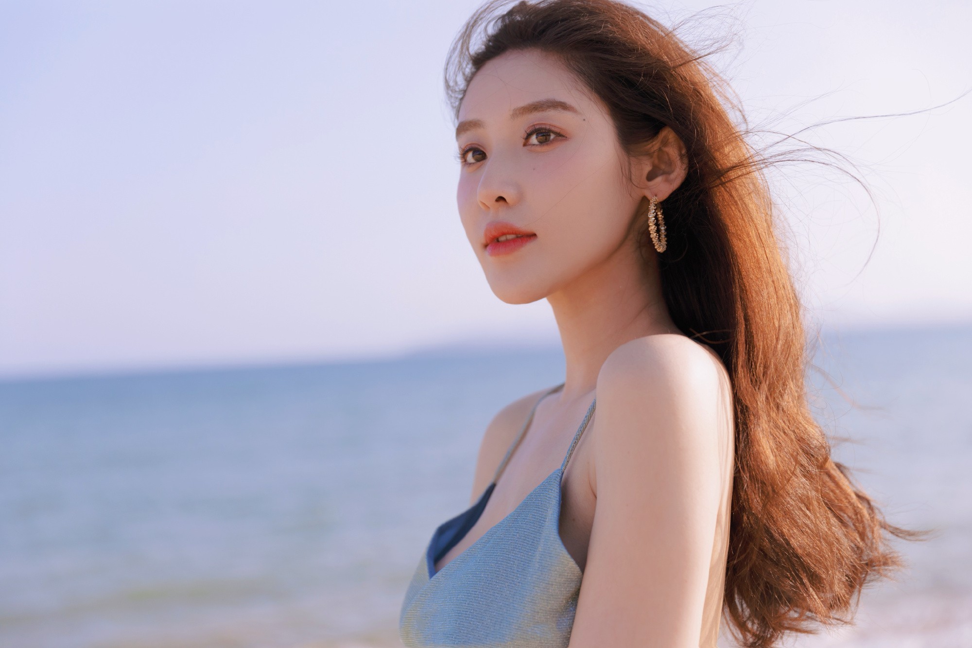 荣梓希，清新温柔的“蓝色美人鱼”。荣梓希