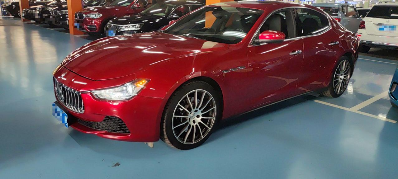 还有两个月就2026年了，谁还在买玛莎拉蒂？
前两天验了一辆吉博力，17年5月上