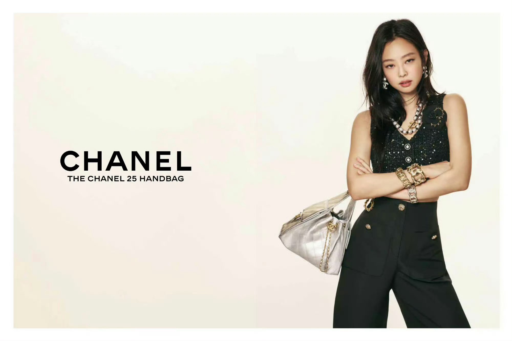 Jennie 和Dua Lipa 出镜CHANEL 25 Handbag 全球广