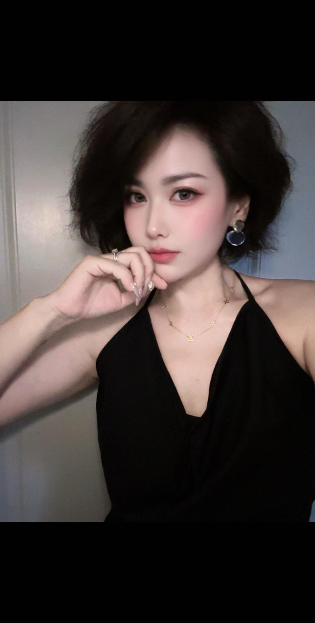 好女人得到名声，坏女人得到一切。