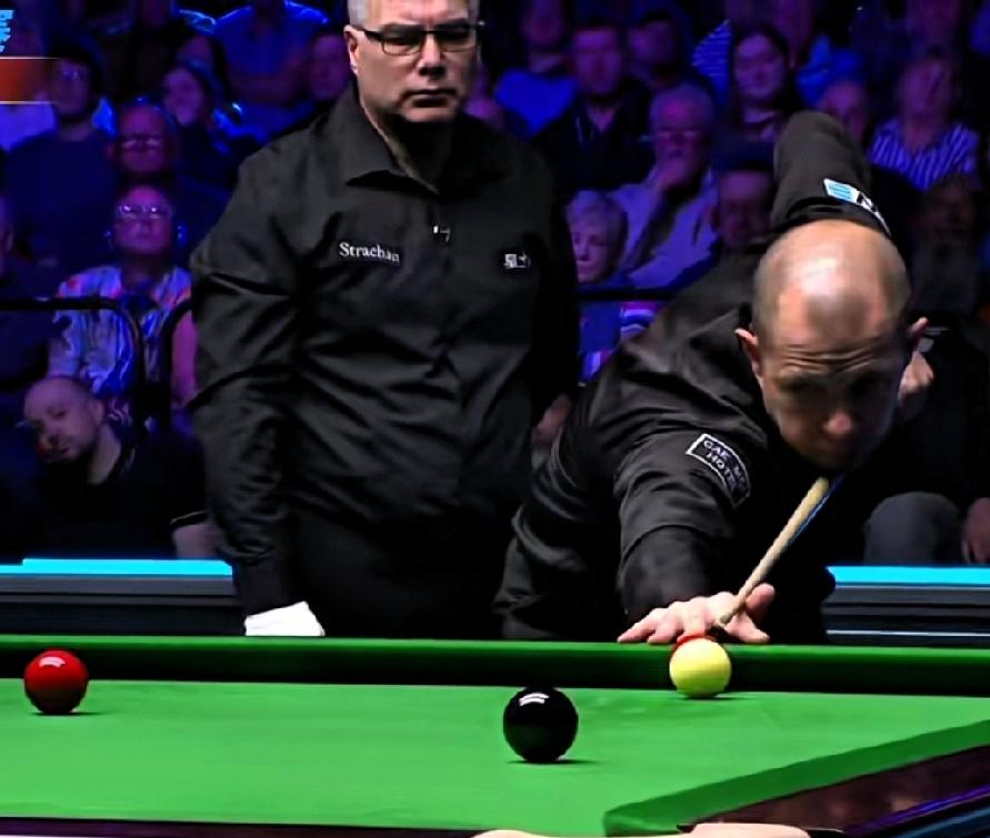 威尔士冠军决战快讯：
霍金斯状态爆棚，手感热得发烫！威尔士公开赛决赛第一阶段，第