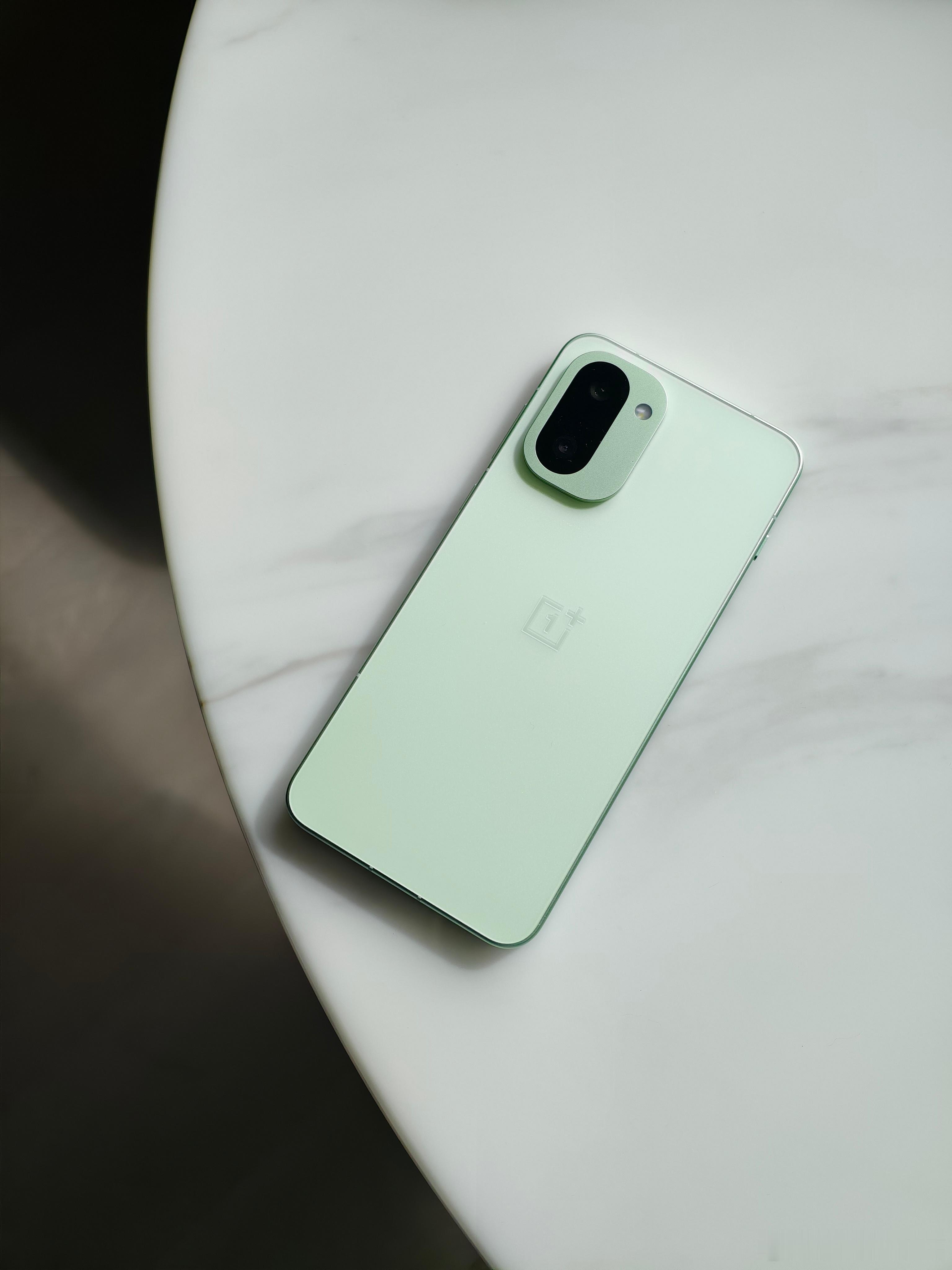 这个颜色随手一拍都这么好看！一加Ace6T