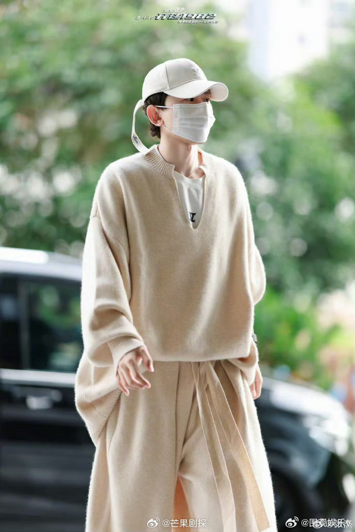 张杰每天消耗上千卡路里为鸟巢做准备张杰官宣室内彩排顺利完成 张杰鸟巢演唱会室内彩