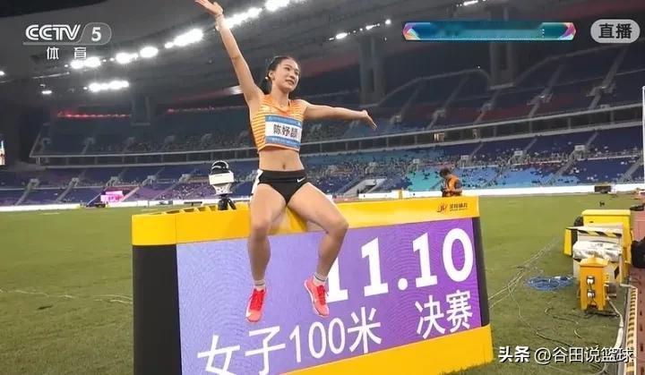 传承！今晚进行的全运会女子100米决赛中，16岁小将陈妤颉在自己首次全运会之旅中