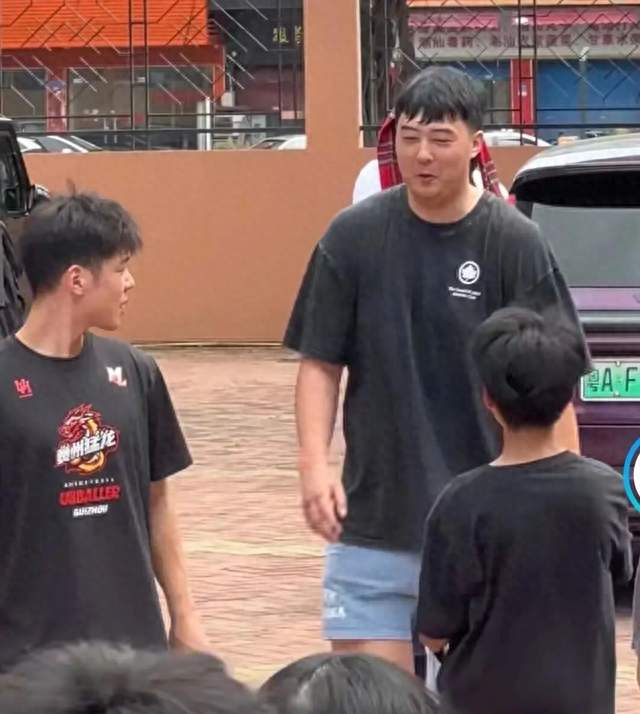 热身赛：宏远豪取37分大胜！徐杰崔永熙表现抢眼，朱芳雨回归观战