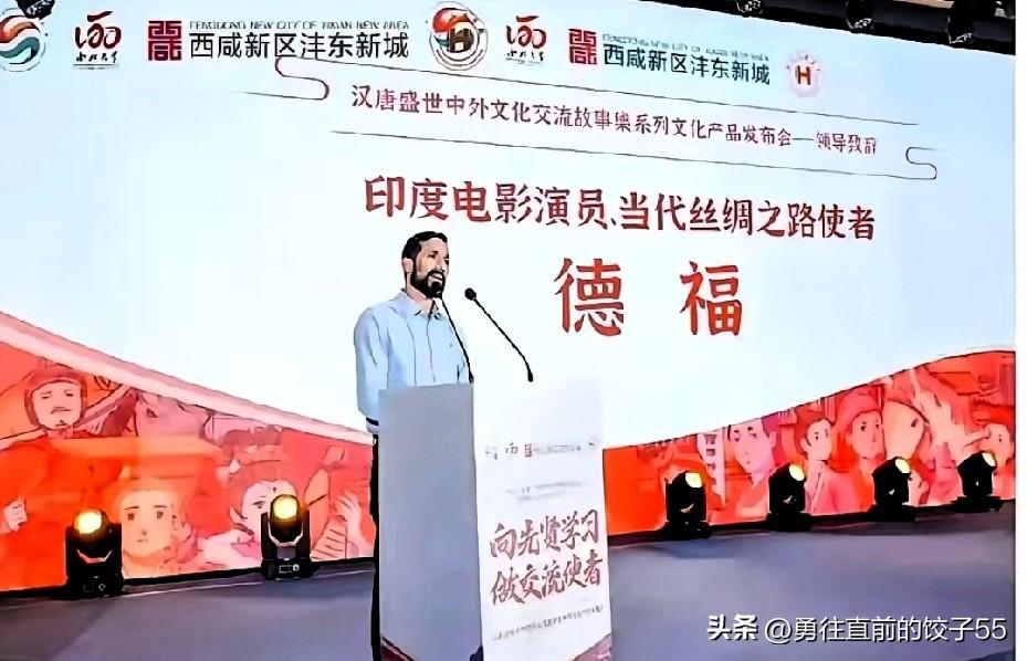 看到这事心里确实有点别扭。

这家印度老板当初开店赶上商圈招商福利，免了两年房租