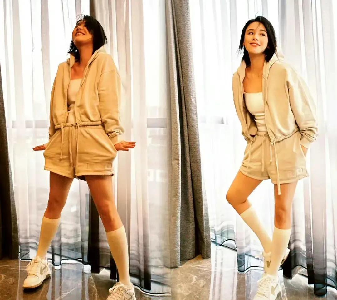 马思纯可以出个拍美照攻略！

忽然发现马思纯很会拍照，看看她以前的拍照姿势都好好