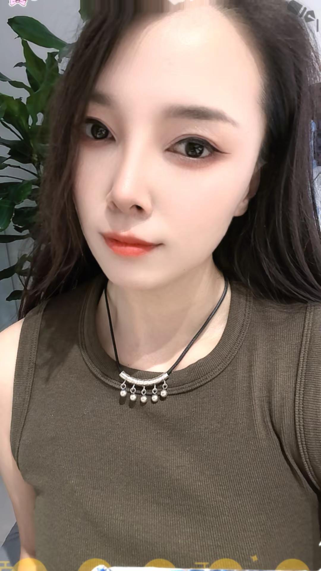 希望自己不要因为5分钟的不开心，        而影响你23小时55分钟的快乐”