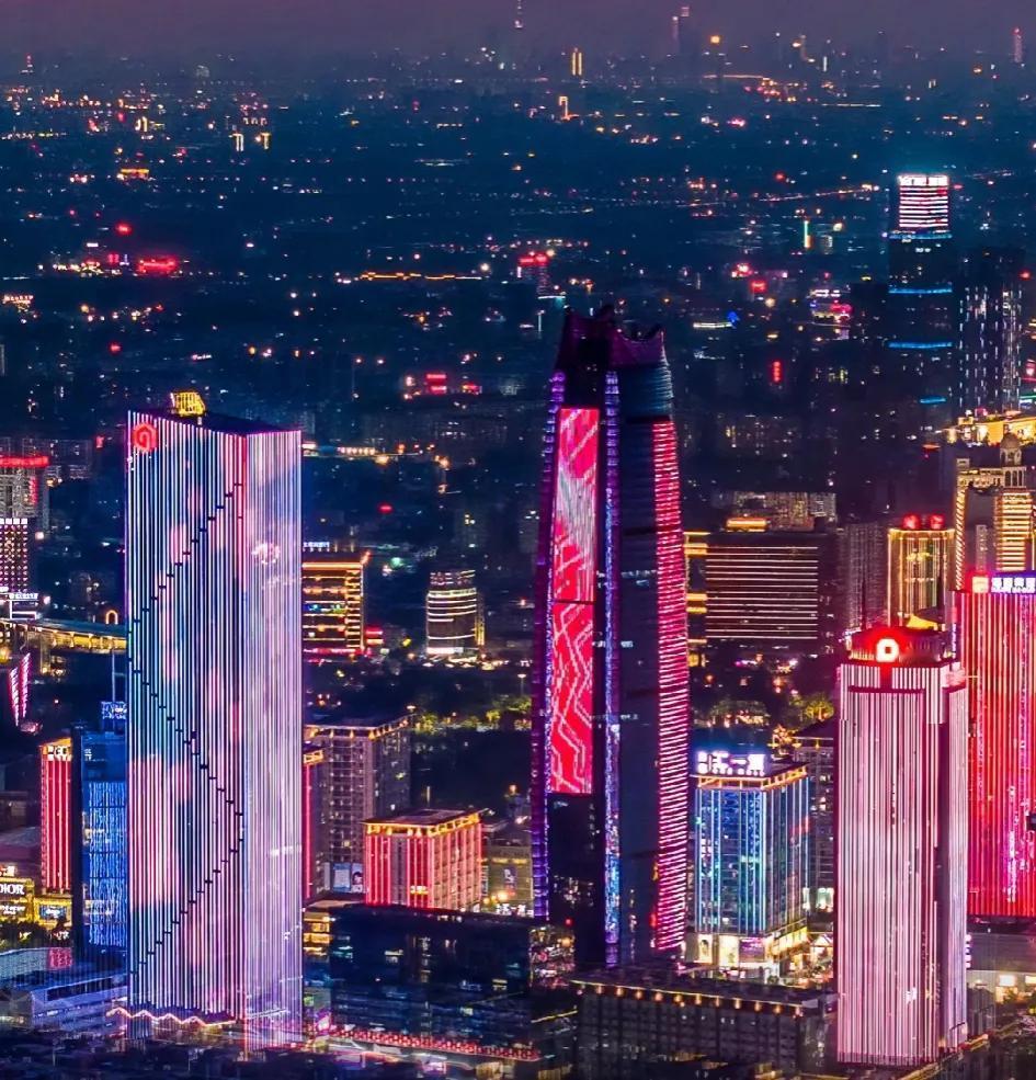 东莞房地产跟东莞经济一样，受制于人。经济受制于外贸，房地产受制于深圳。什么时候经