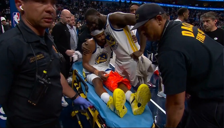 穆迪被担架抬出场！！勇士vs独行侠