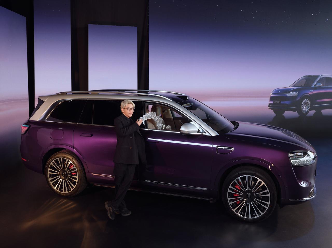 刘谦说胡兵银发第一帅自己第二帅这话题太有意思了！星光之夜上看刘谦老师这段即兴发挥