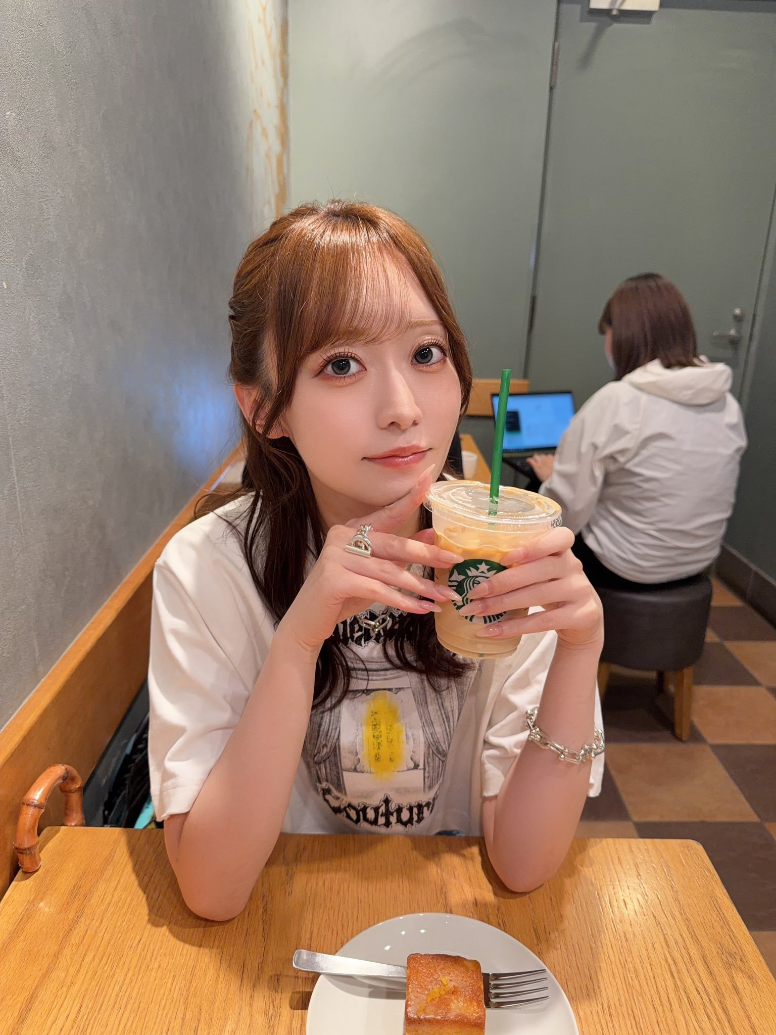 石飞恵里花