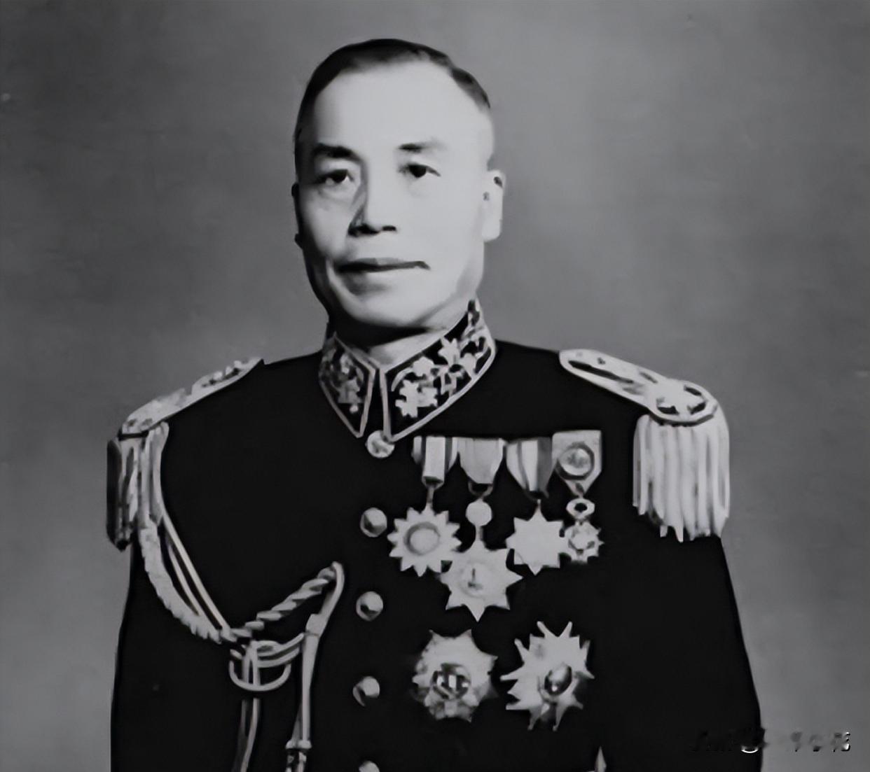 1966年，27岁的胡友松发现月经出现异样，立刻告知75岁的丈夫李宗仁，没想到李