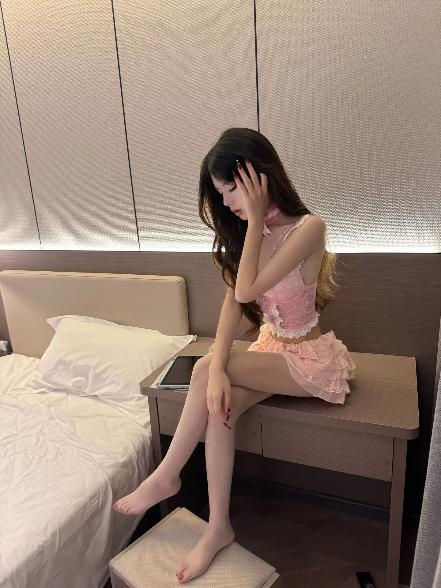 小狗只要被摸摸挠挠下巴就开始喜欢上人类