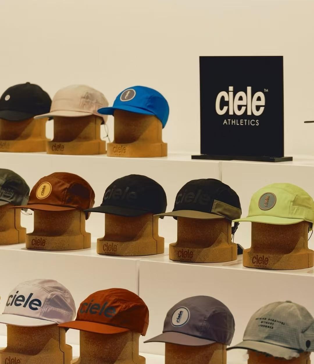 ciele 加拿大跑步品牌ciele这季春夏的主题还挺有氛围感的，直接叫「跑者乌