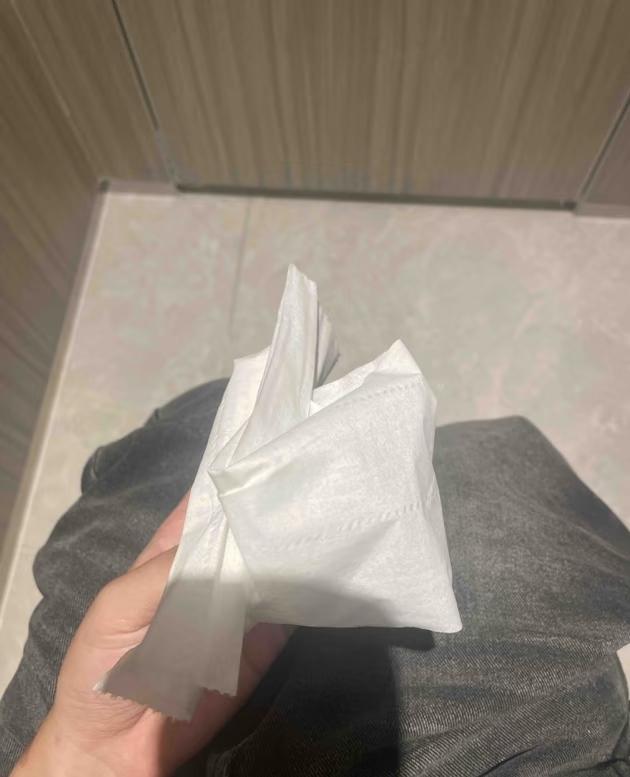 我有一个特别丢人的习惯，从来没和别人说过！

每次出门前，不管有没有，都要去洗手
