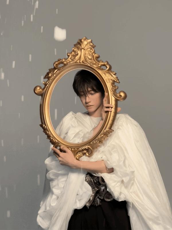 刘宇冰雪精灵高定 今日搜狐时尚盛典的妆造又帅出新高度...身穿Yuima Nak