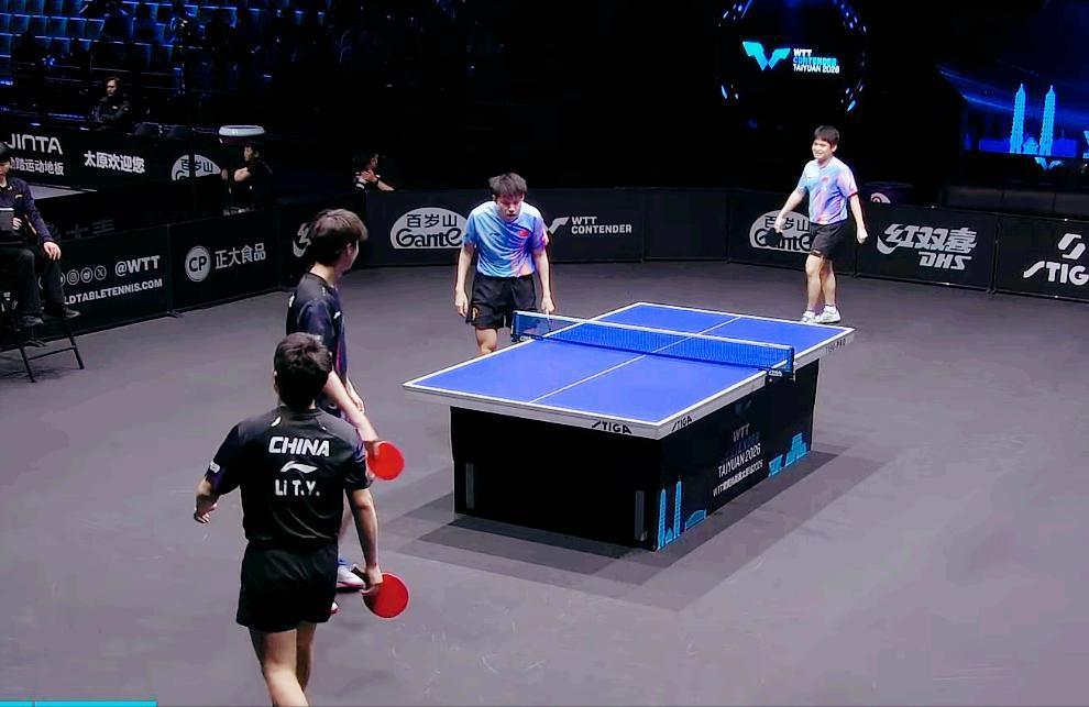 笑死了！林诗栋被黄友政的表情逗笑了！
这球打的开心。

今天是林诗栋复出的第一场