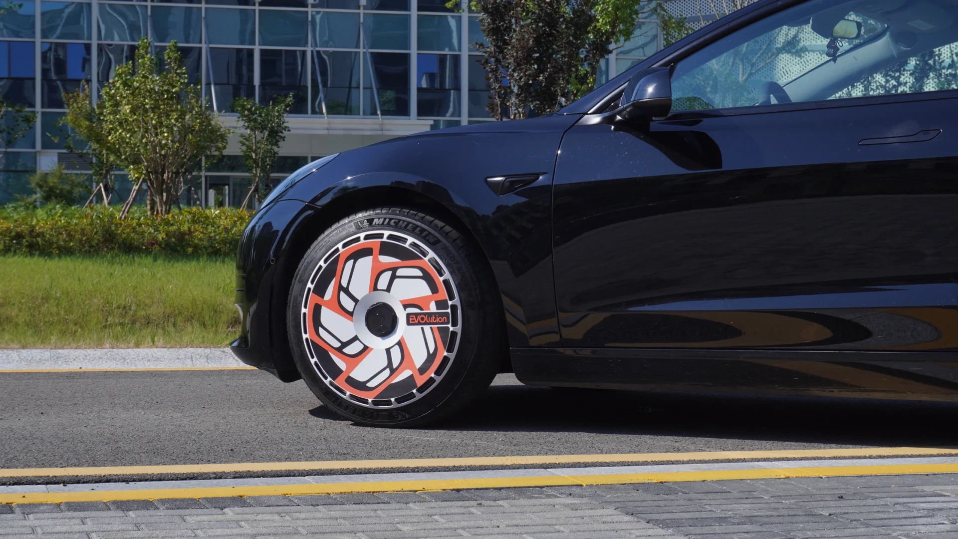 新衣服是用来讨好自己的改一套新轮毂也一样