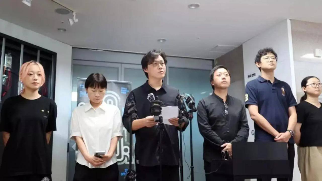 韩国光州市长出来道歉了，白纸黑字的道歉信也发了，还说了一遍“尊重一个中国原则”，