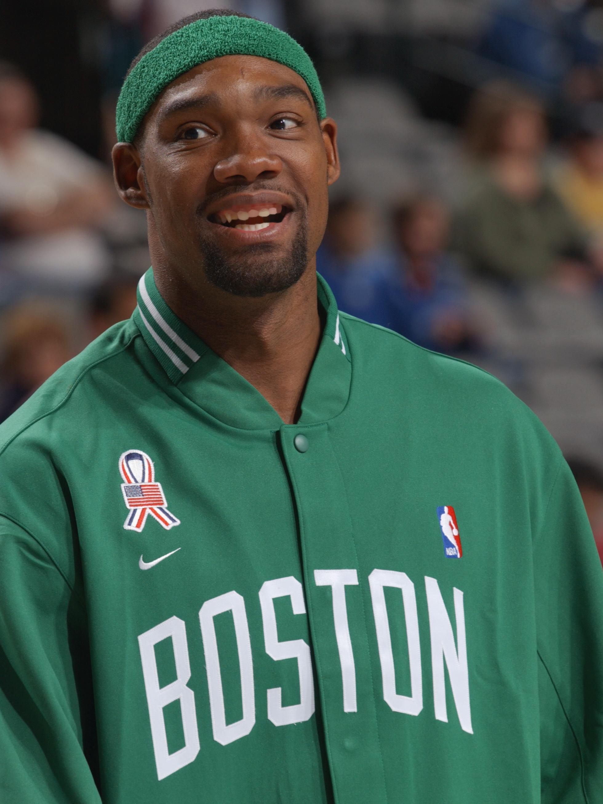 前波士顿凯尔特人队球员Rodney Rogers在今天离开了我们 …… 如果你还