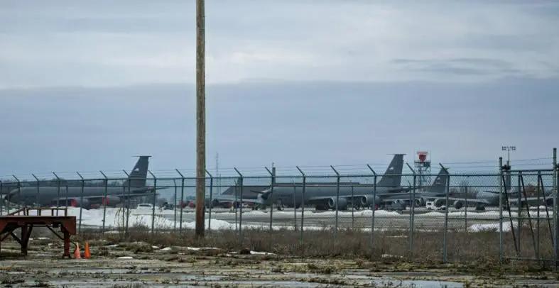 川普就格陵兰问题跟欧洲达成框架协议，然后宣布取消对欧盟的关税：“基于我与北约秘书