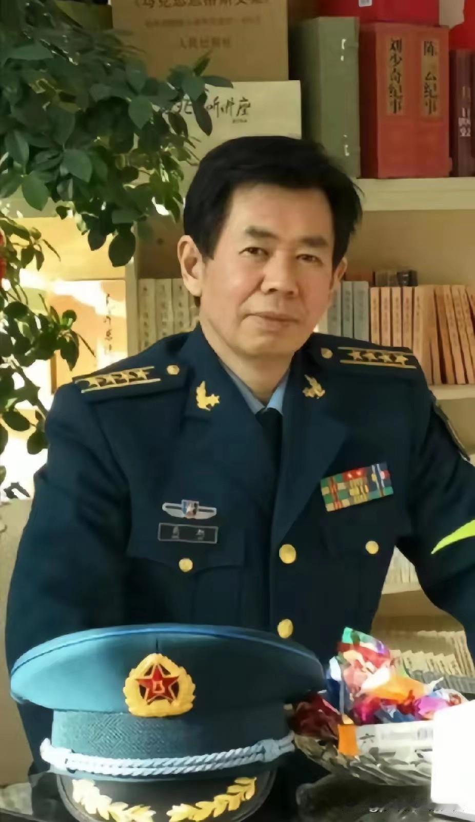 这两天关于戴旭的风向
那是相当的不对劲。
​感觉背后有一双无形的黑手，正准备要把