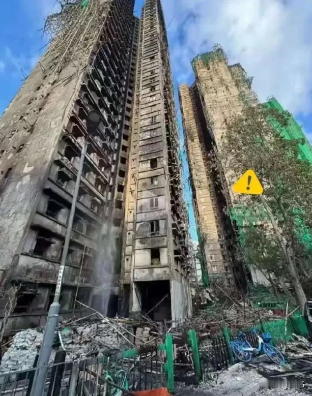 香港大火一位幸存者说的一句话，让人止不住流下眼泪。

香港大火后的幸存者说：“我