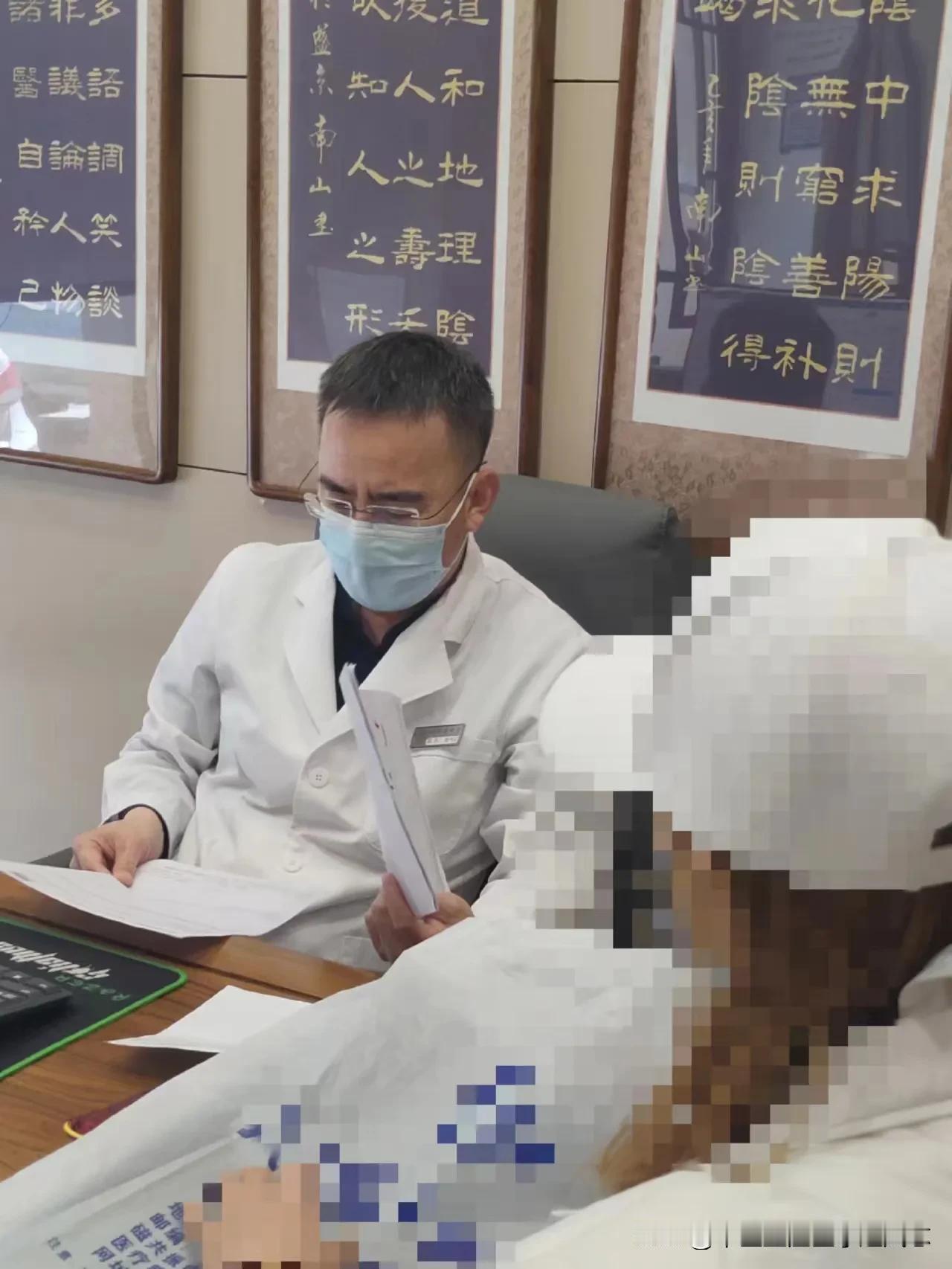 李女士，胆结石，胆囊炎，胆囊息肉，头晕，乏力，心慌，时有闷痛，饭后胃满闷，一个半