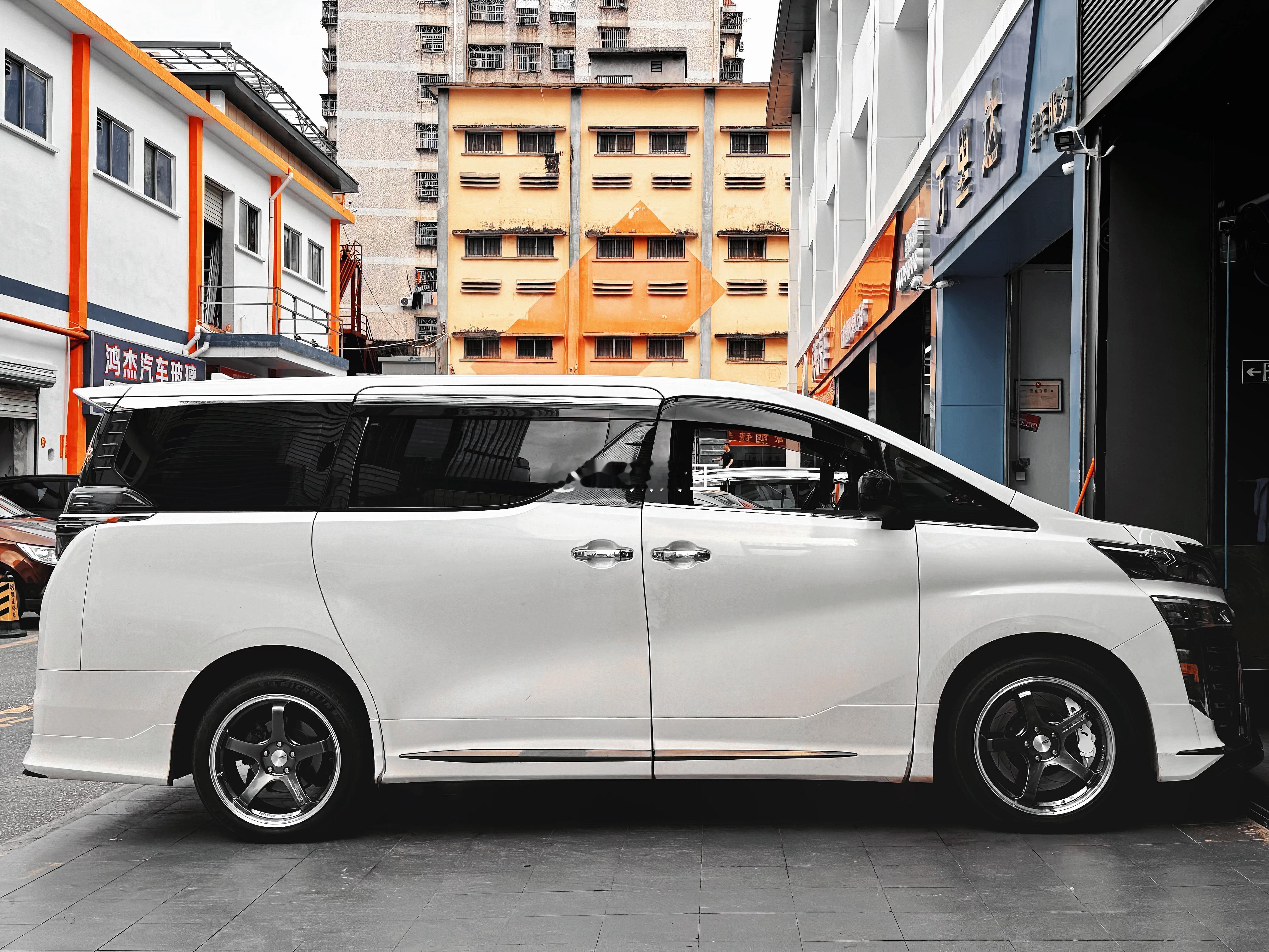 威尔法 ，19寸 五幅轮毂 完工案例 