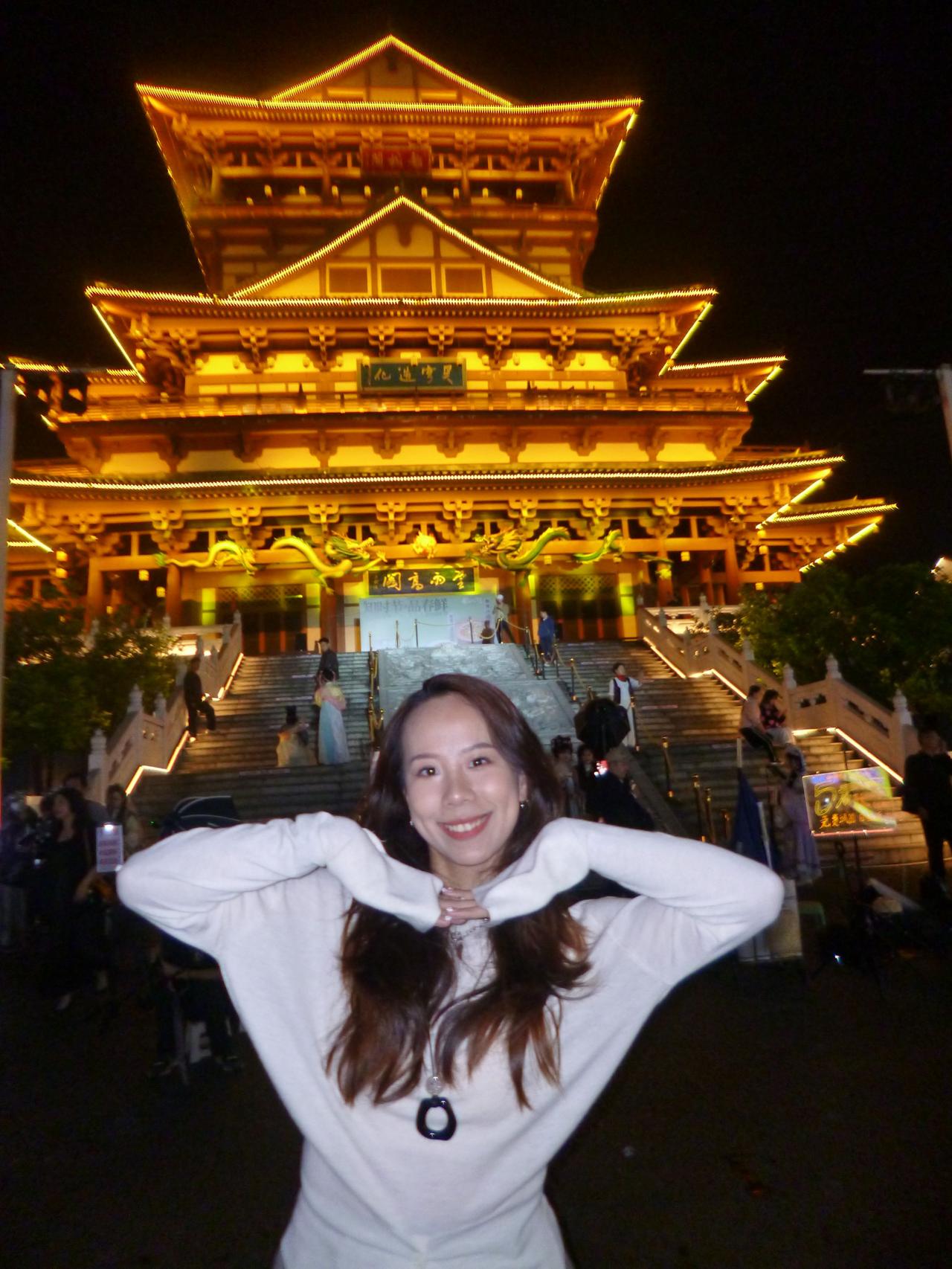 古风古城夜景 远赴人间惊鸿宴一睹人间盛世颜 古风建筑夜景打卡 城楼夜景打卡拍照 