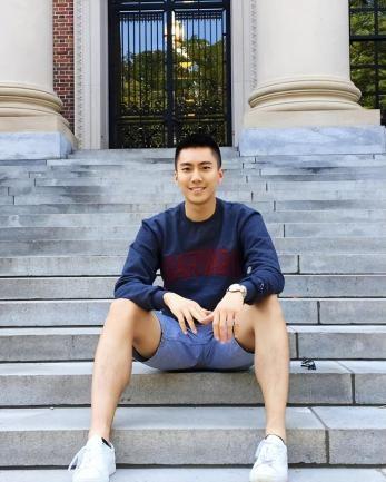 厦门一高三考生拒绝清华大学的保送资格，班主任怒斥狂妄自大，后来到了高考冲刺前10