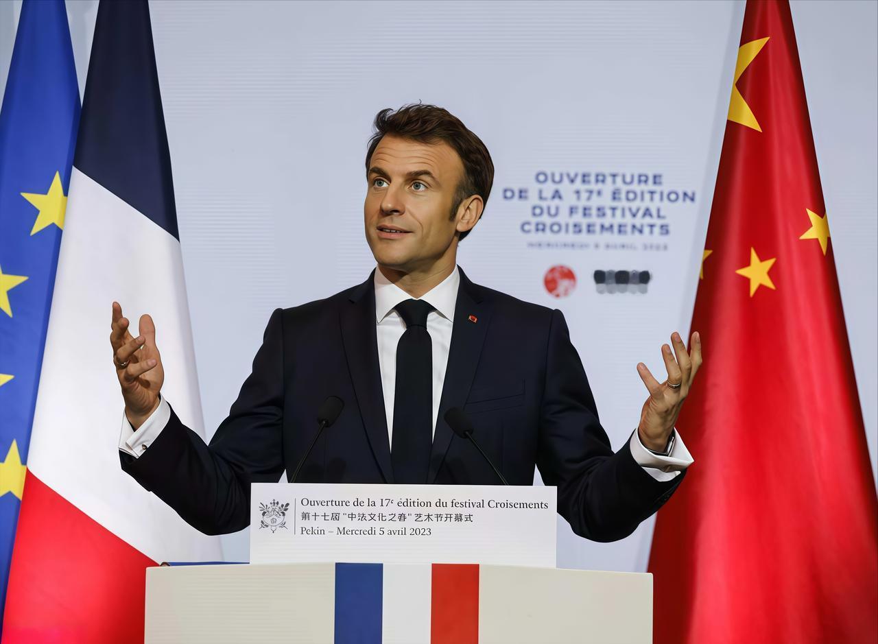 就在刚刚

法国突然宣布了

10月7日，爱德华·菲利普突然站出来发话，要求总统